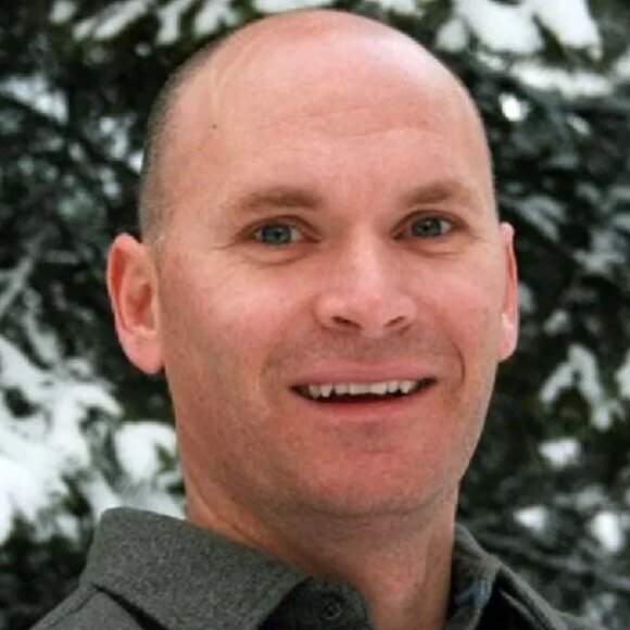 4/$30 Bundle; Novel: "All the Light We Cannot See" by Anthony Doerr - Picture 8 of 9